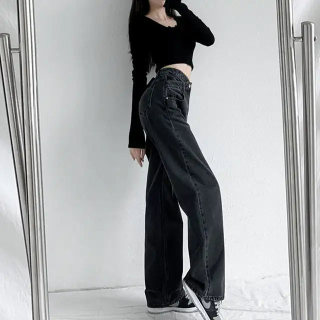 Gerade geschnittene Baggy-Jeans im Y2K-Stil