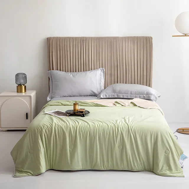Smooth Air Condition Comforter Lightweight Cooling Blankets
