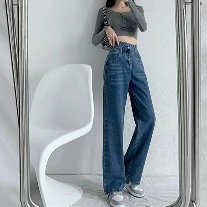Gerade geschnittene Baggy-Jeans im Y2K-Stil