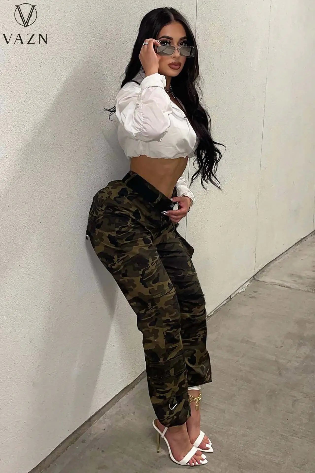 Pantalones largos de mezclilla de camuflaje con bolsillos para mujer