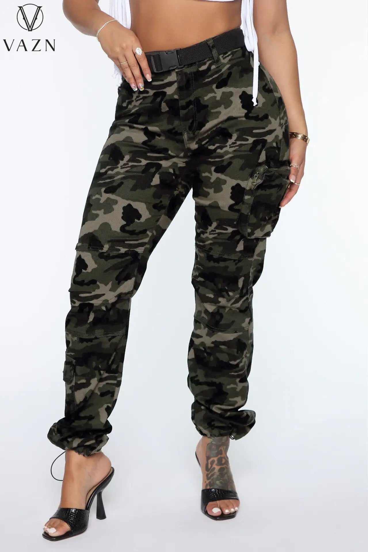 Pantalones largos de mezclilla de camuflaje con bolsillos para mujer