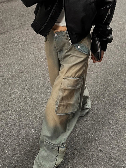Vaqueros con parches y bolsillos holgados