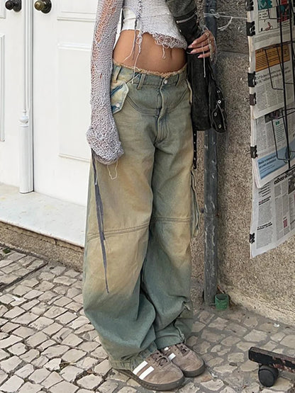 Vaqueros con parches y bolsillos holgados