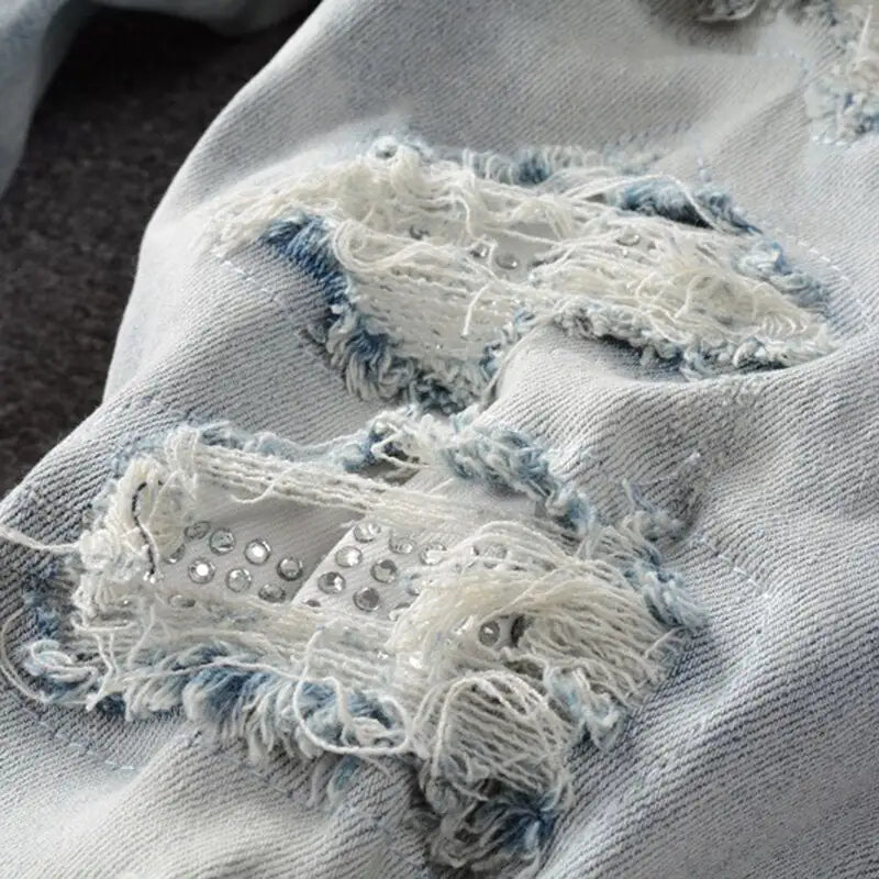 Vaqueros desgastados celestes